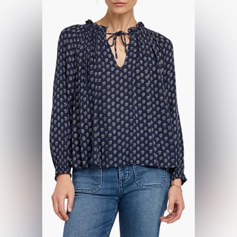 NWOT Faherty Womens Navy Blue Emery Lotus Print Blouse Boho Peasant Size SMALL